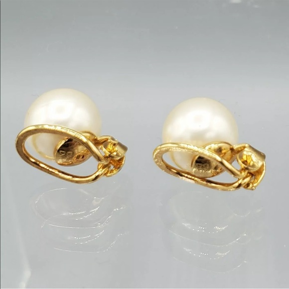 Dior Earrings VINTAGE GOLDTONE Pearl Clip-on Singed  EARRINGS - Picture 4 of 4